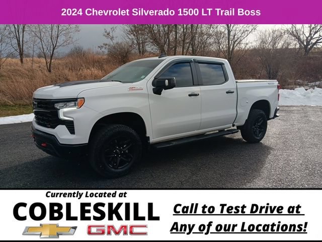 Used 2024 Chevrolet Silverado 1500 LT Trail Boss w/ Convenience Package II AWD/4WD image 9