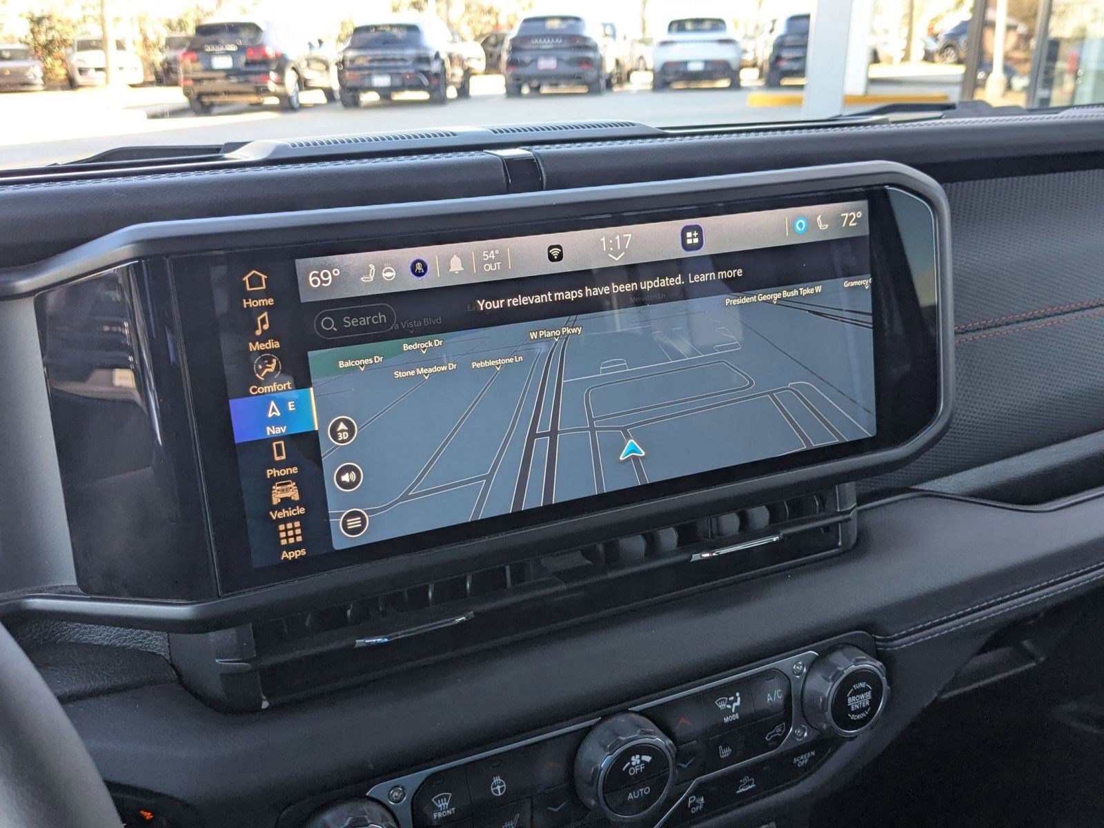 Used 2024 Jeep Wrangler Unlimited Rubicon w/ Technology Group image 16