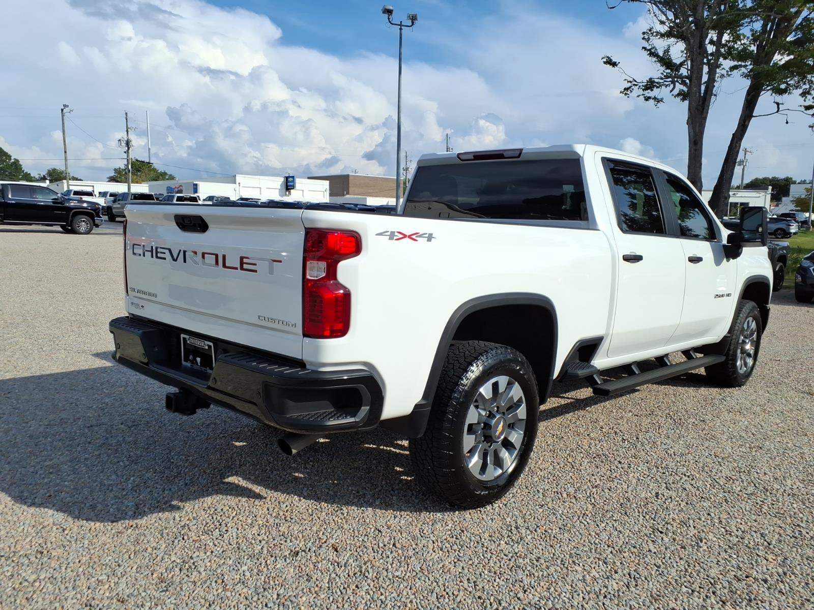 Used 2024 Chevrolet Silverado 2500 Custom w/ Custom Value Package AWD/4WD image 14