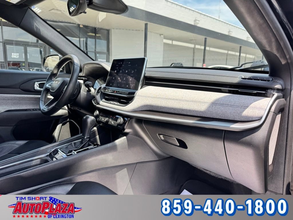 Used 2024 Jeep Compass Latitude AWD/4WD image 50