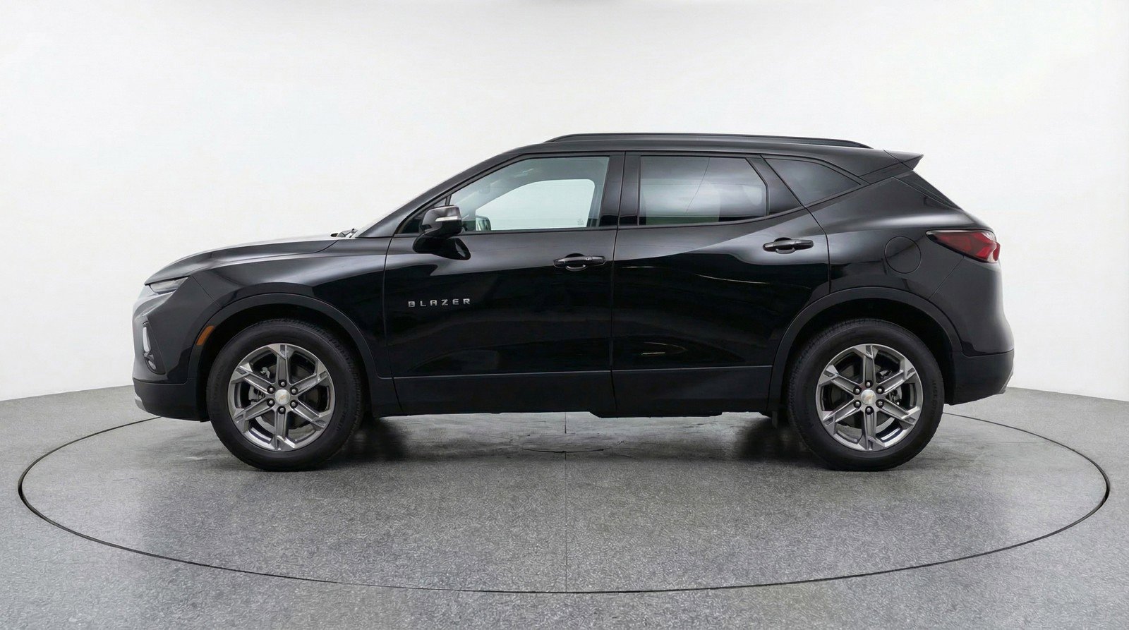 Used 2025 Chevrolet Blazer LT FWD image 5