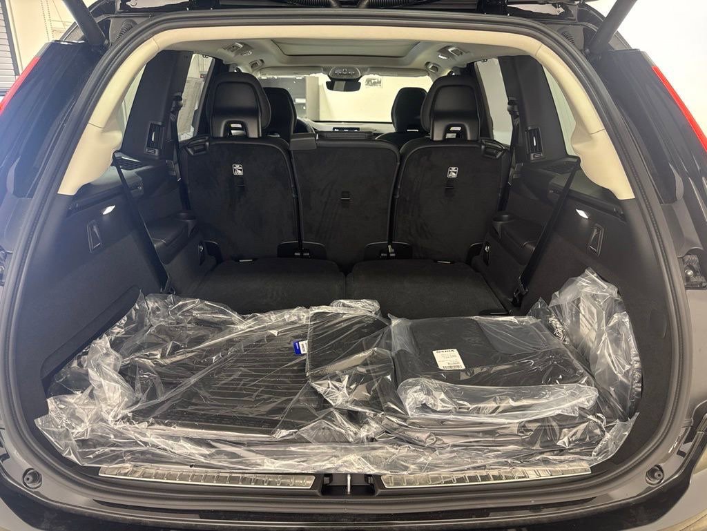New 2026 Volvo XC90 B6 Plus w/ Protection Package AWD/4WD image 31