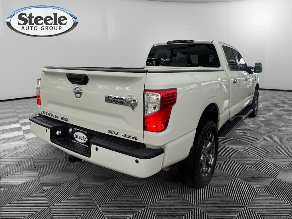Used 2017 Nissan Titan SV image 5