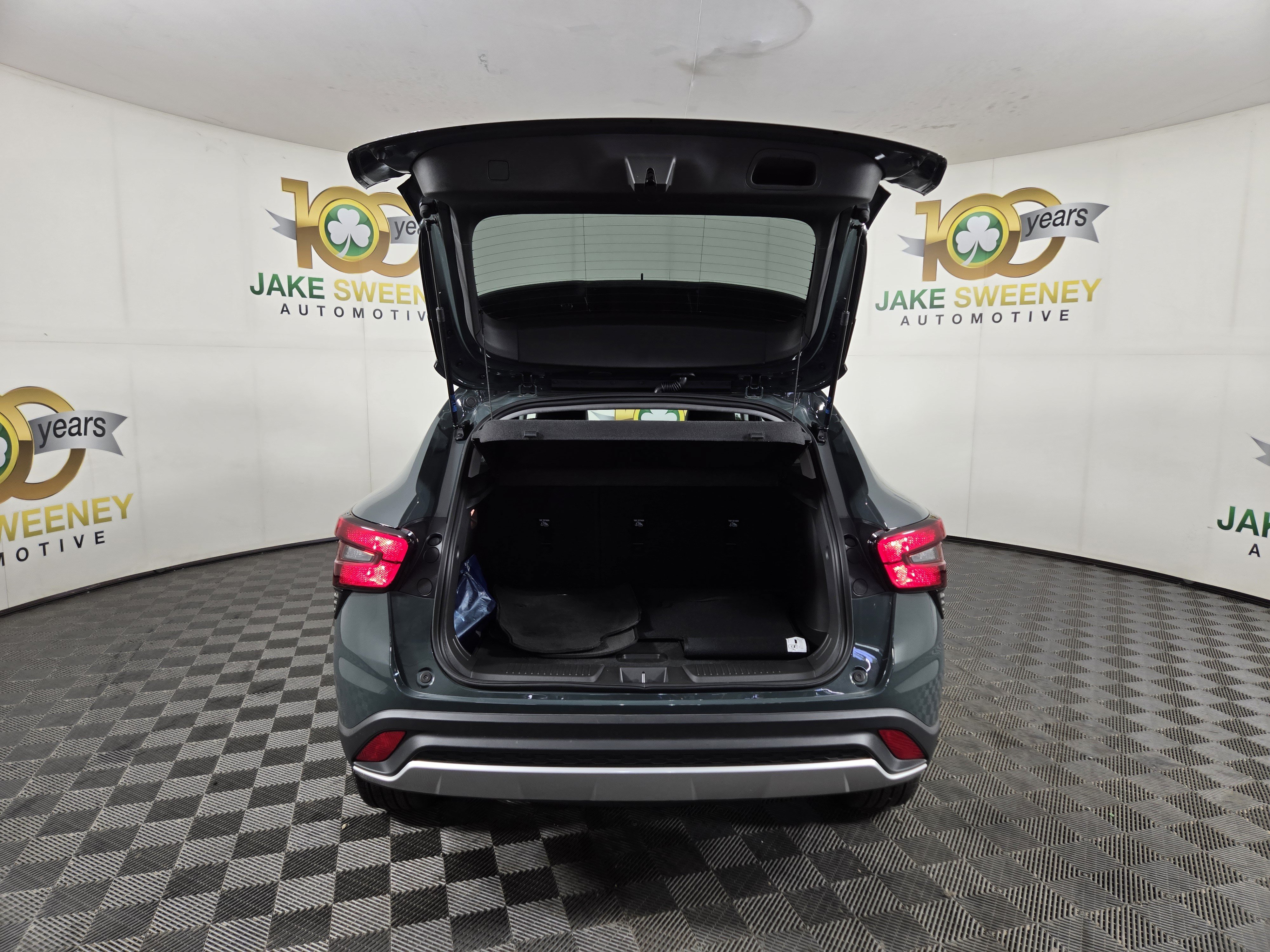 Used 2026 Chevrolet Trax LT FWD image 30