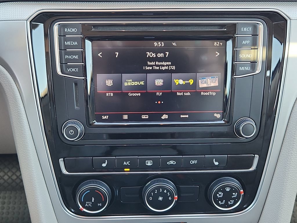Used 2019 Volkswagen Passat 2.0T Wolfsburg w/ Wheels & Sunroof Package FWD image 18