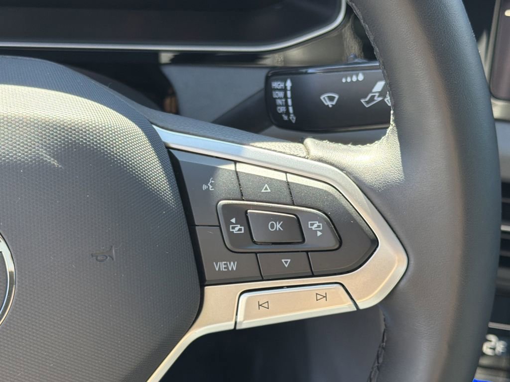 Used 2025 Volkswagen Jetta SE image 26