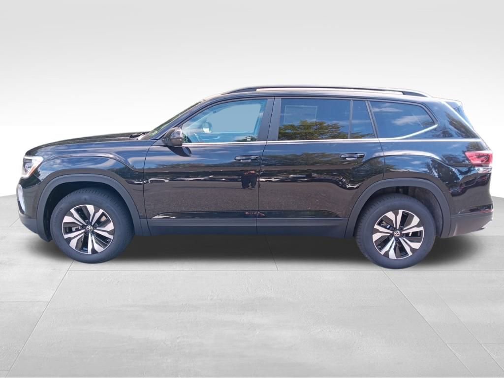 Used 2025 Volkswagen Atlas SE image 2