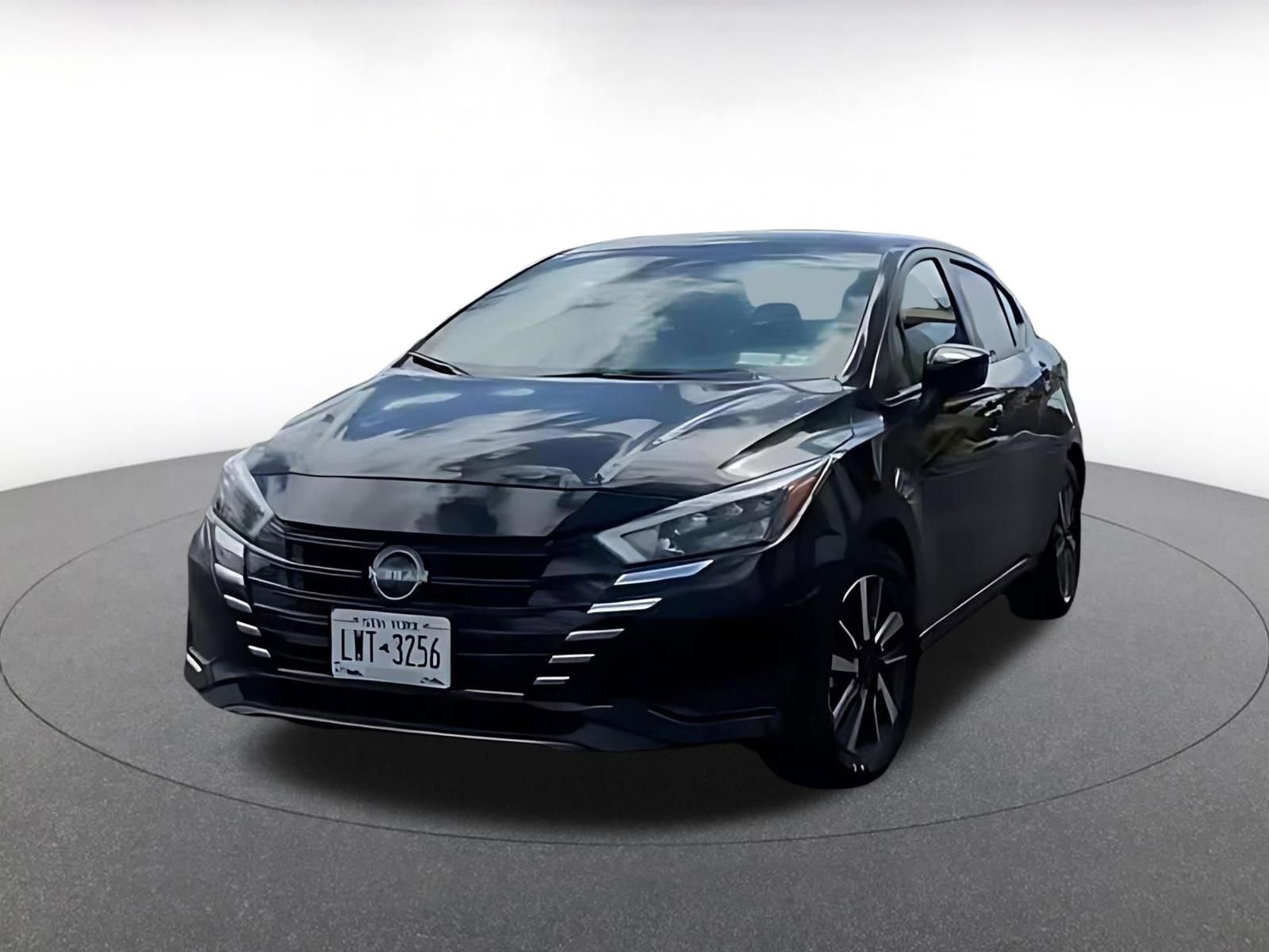 Used 2025 Nissan Versa SV FWD image 3