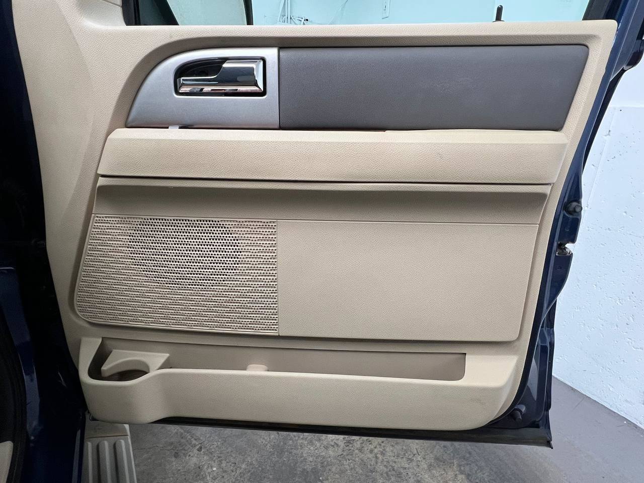 Used 2009 Ford Expedition Eddie Bauer AWD/4WD image 12