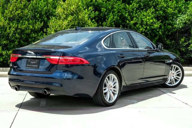 Used 2016 Jaguar XF Prestige RWD image 9