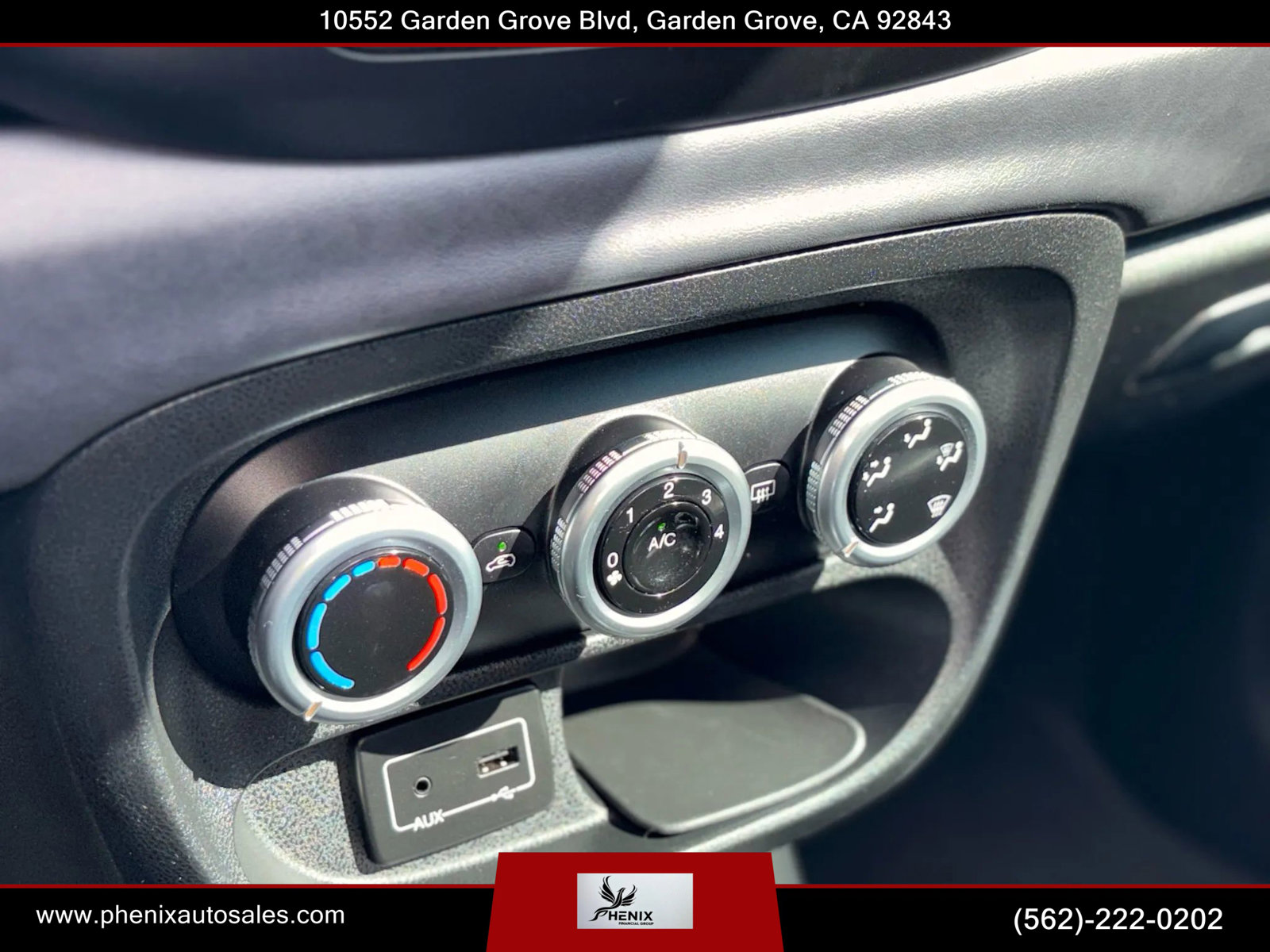 Used 2017 FIAT 500L Trekking w/ Dual-Pane Sunroof Package image 33