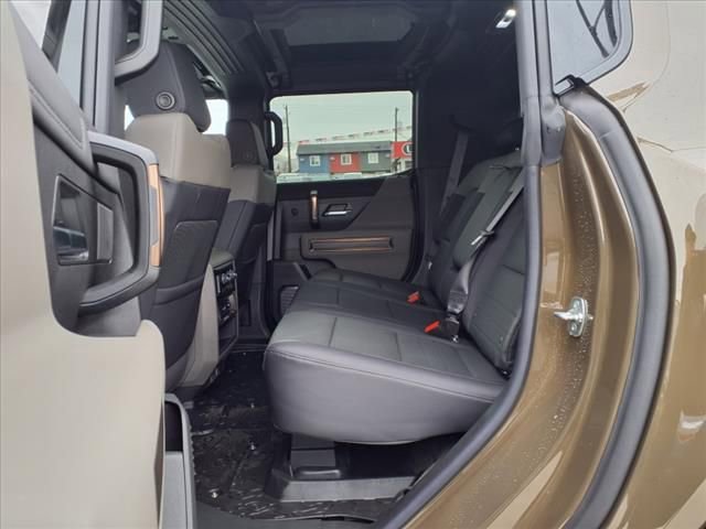 New 2025 GMC Hummer EV 3X w/ LPO, Roof Cross Rail Package image 6