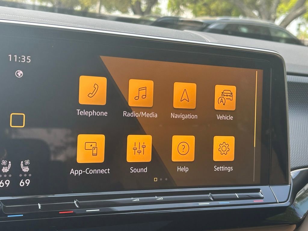 Certified 2024 Volkswagen Atlas Cross Sport SEL R-Line image 15