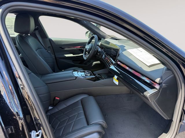New 2027 BMW 550e xDrive AWD/4WD image 2
