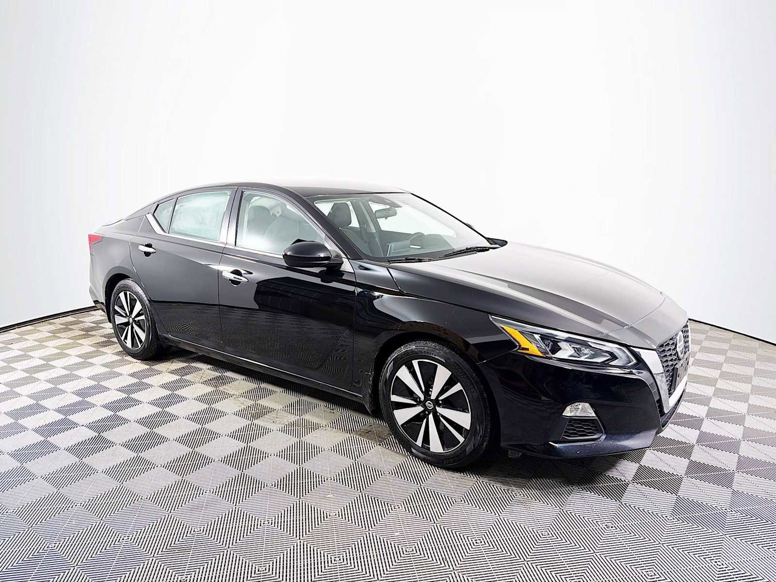 Used 2022 Nissan Altima 2.5 SV image 3