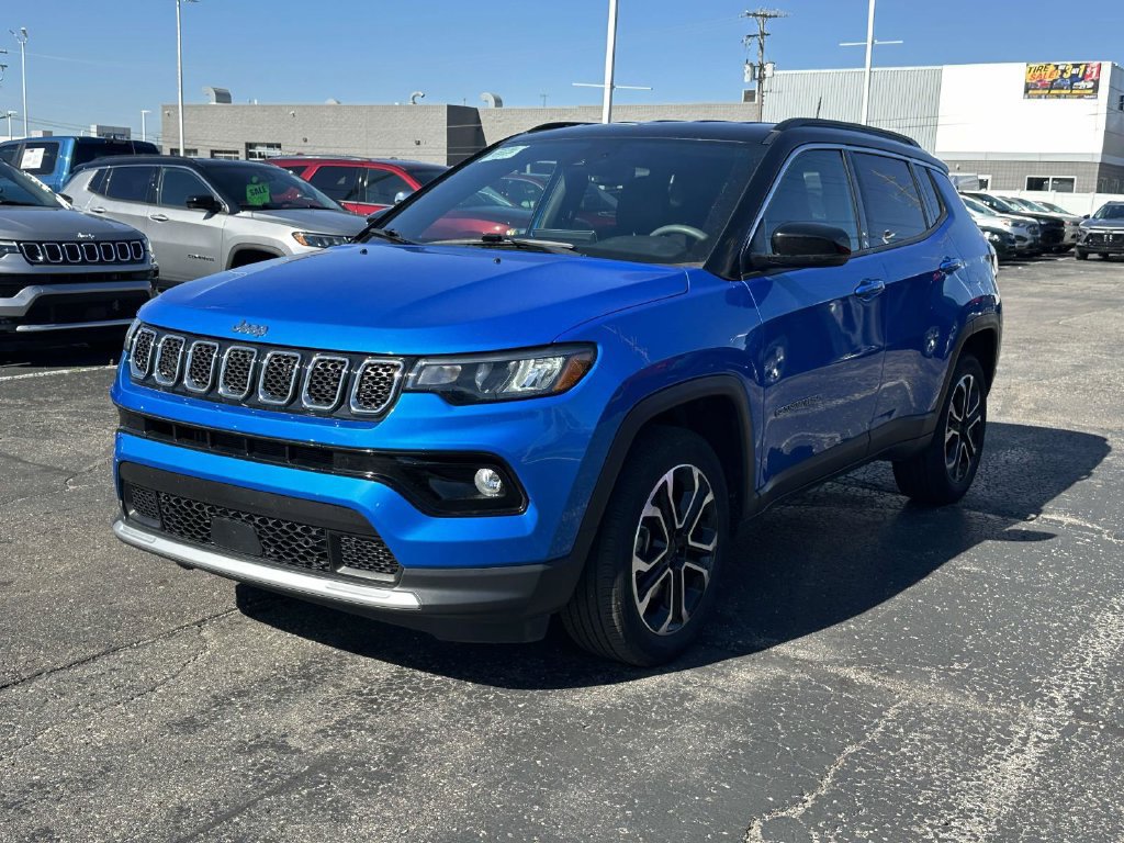 Used 2024 Jeep Compass Limited AWD/4WD image 7
