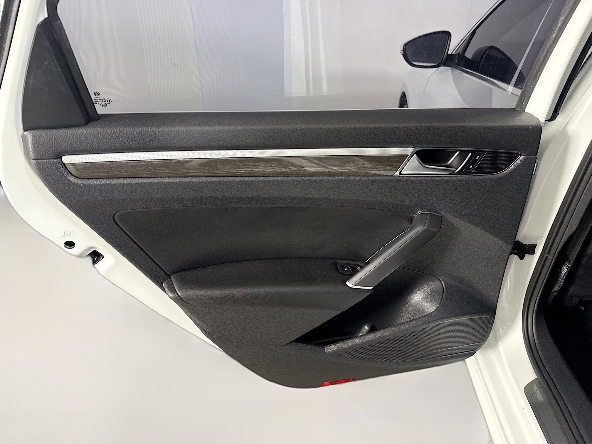 Used 2016 Volkswagen Passat 1.8T SE w/ Lighting Package image 26