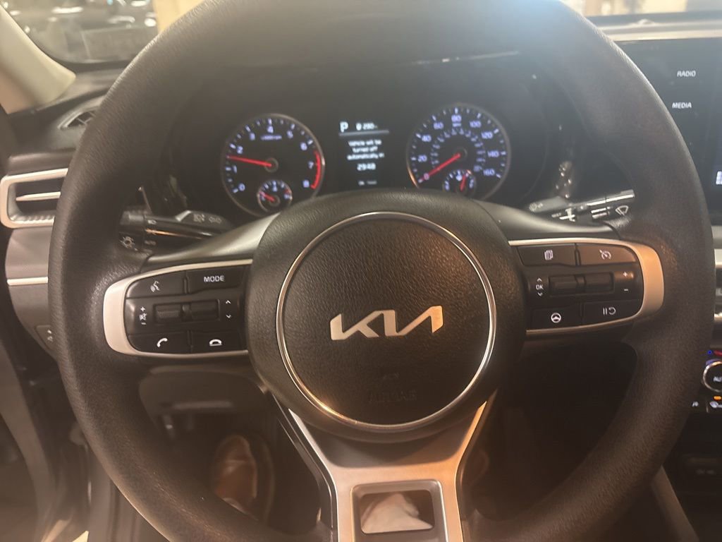 Used 2023 Kia K5 LXS image 10