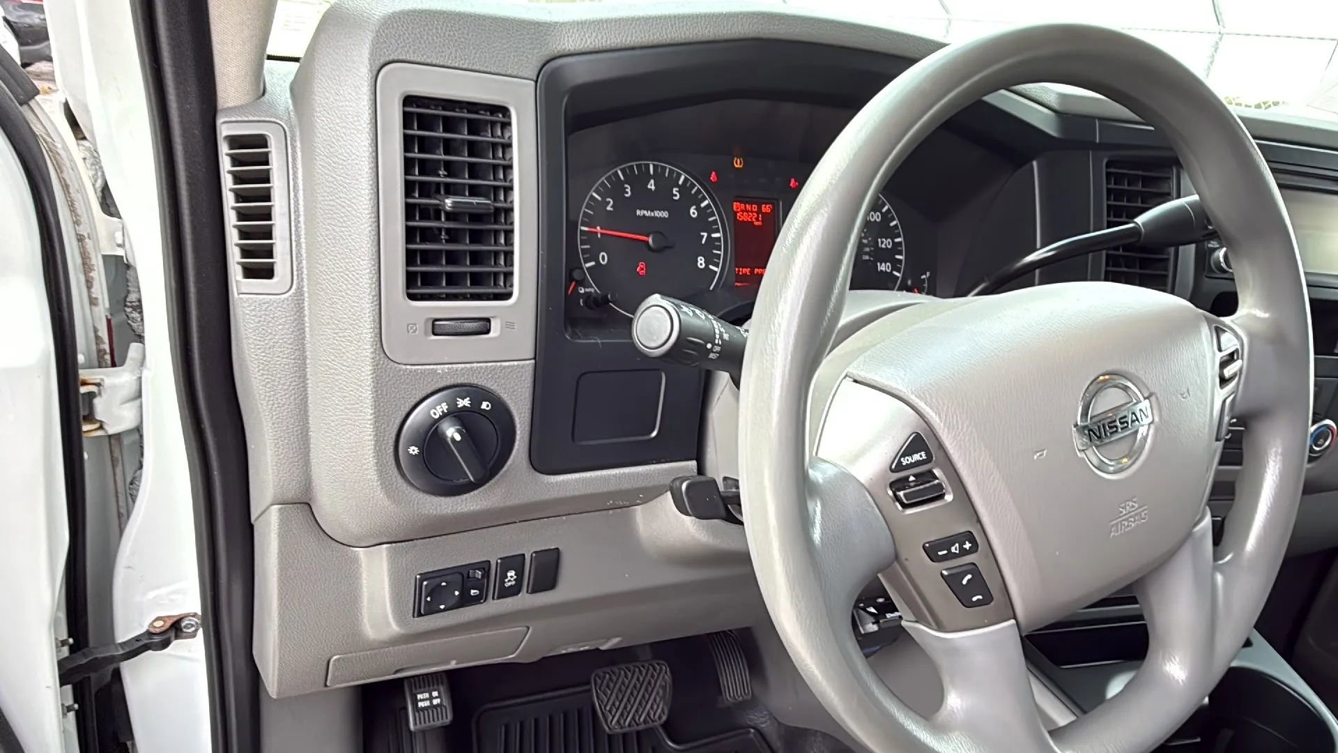 Used 2018 Nissan NV 3500 SV w/ Navigation Package image 11