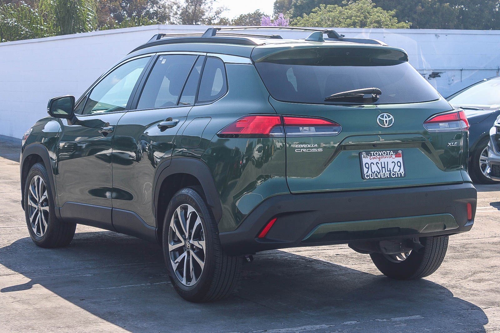 Certified 2022 Toyota Corolla Cross XLE w/ Convenience Package FWD image 7