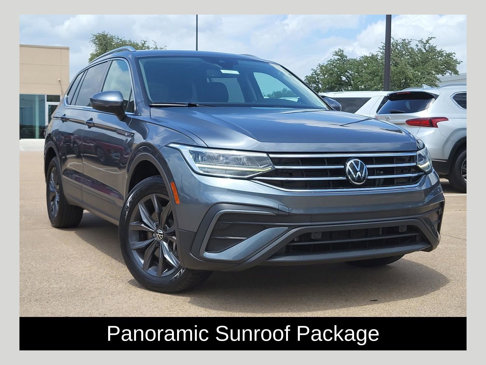 Used 2022 Volkswagen Tiguan SE w/ Panoramic Sunroof Package