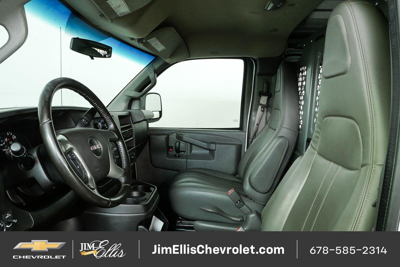 Used 2017 GMC Savana 2500 RWD image 5