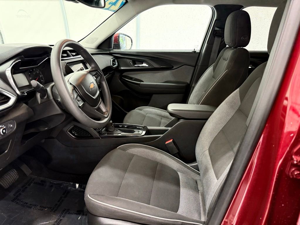 Used 2023 Chevrolet TrailBlazer LT w/ Convenience Package AWD/4WD image 11