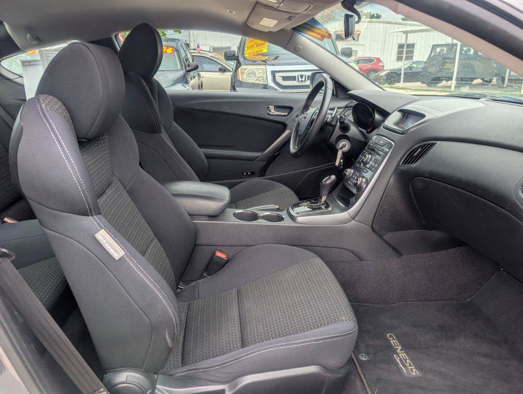 Used 2011 Hyundai Genesis 2.0T RWD image 13