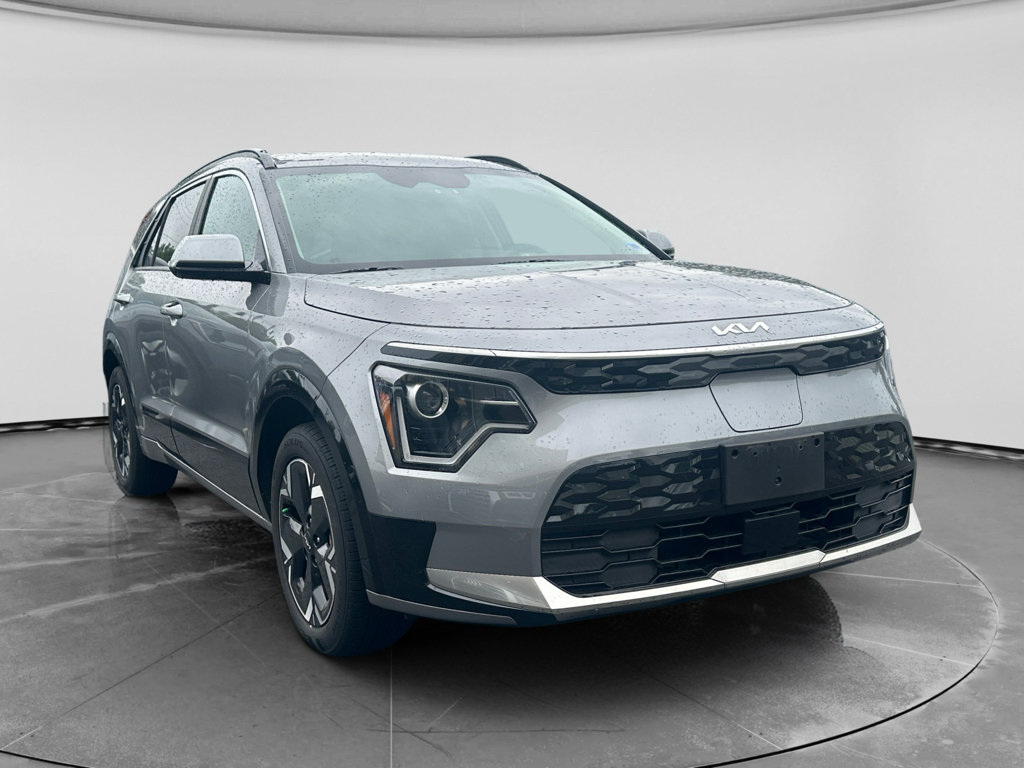 Used 2024 Kia Niro Wind w/ Wind Preserve Package FWD image 3