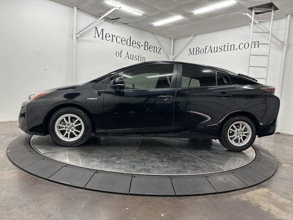 Used 2016 Toyota Prius Two w/ Preferred Accessory Package FWD image 4