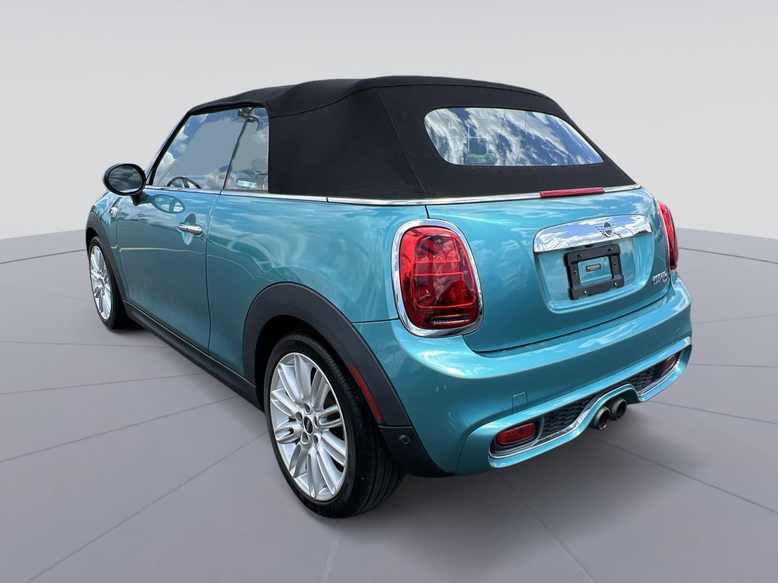 Used 2019 MINI Cooper S image 3