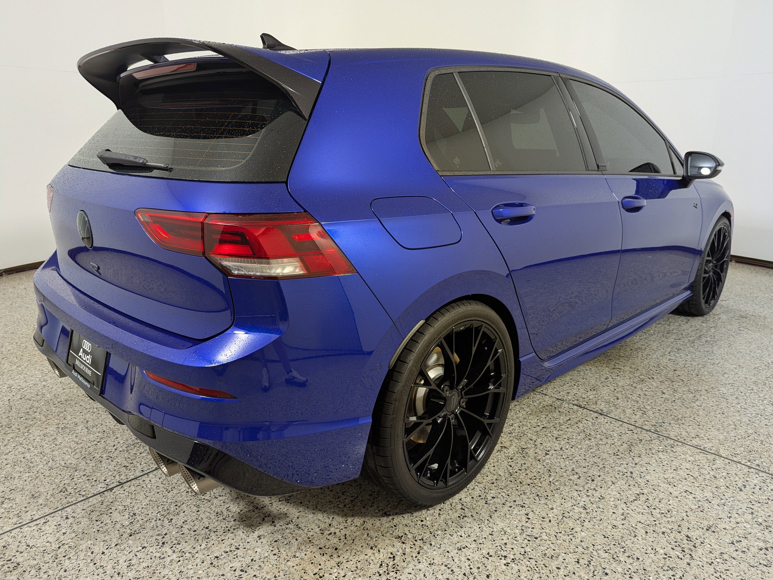 Used 2025 Volkswagen Golf R Black Edition image 7