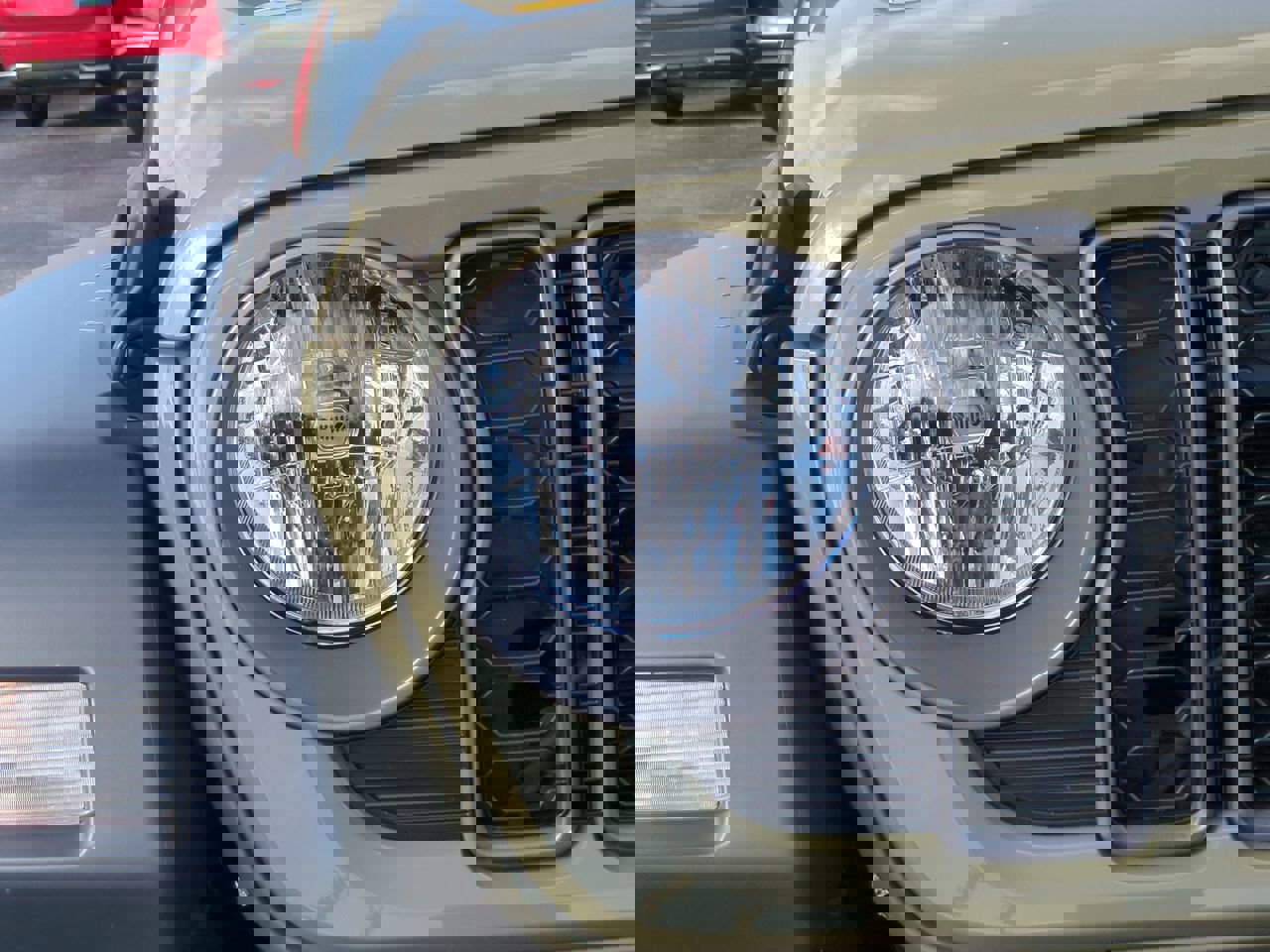 Used 2025 Jeep Wrangler Sport image 10