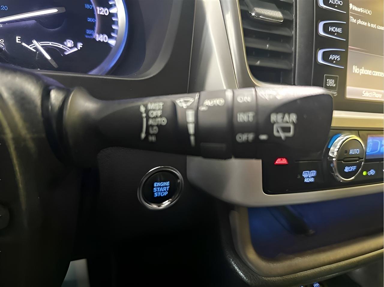 Used 2019 Toyota Highlander Limited Platinum AWD/4WD image 18