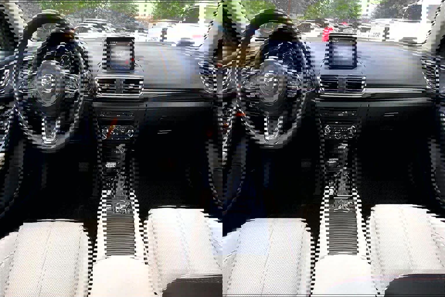 Used 2018 MAZDA MAZDA3 Grand Touring w/ Premium Equipment Package FWD image 16