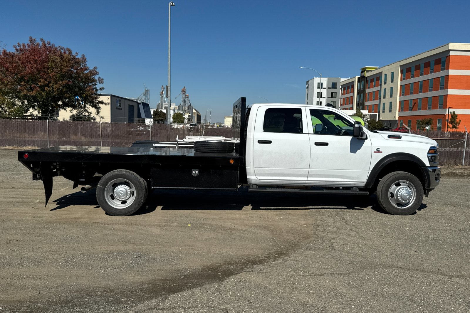 New 2026 RAM 5500 Tradesman w/ Chrome Appearance Group image 2