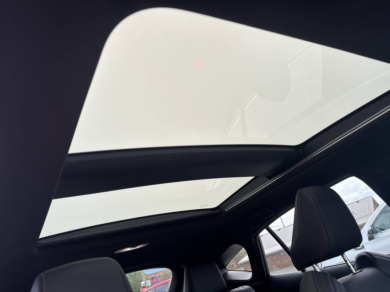 Used 2024 Toyota Venza Limited image 25