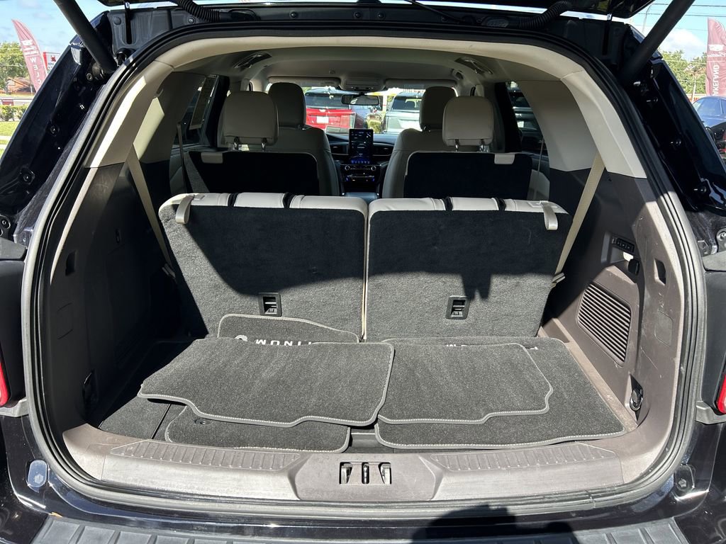 Used 2022 Ford Explorer Platinum w/ Technology Package image 10
