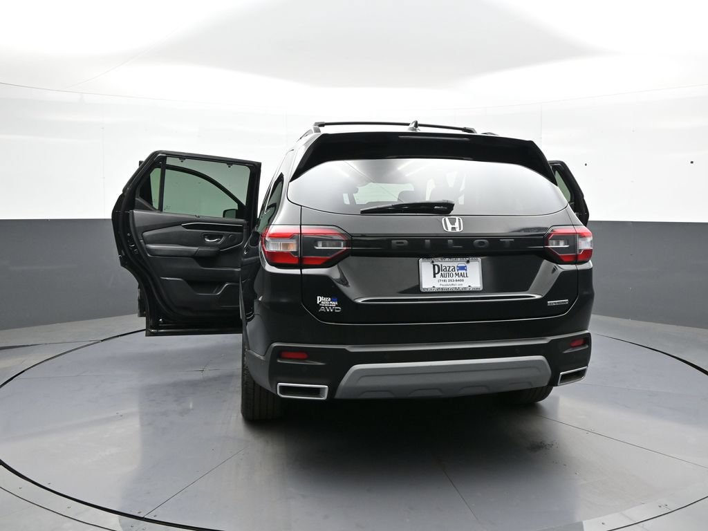 Certified 2025 Honda Pilot Touring image 50