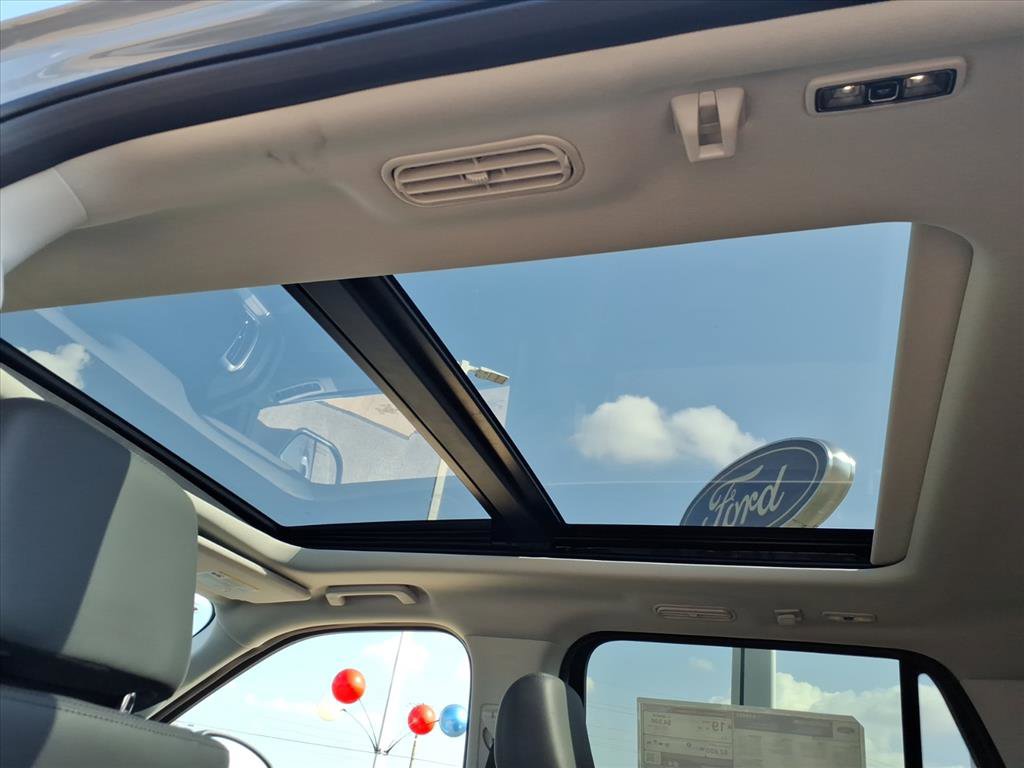 New 2026 Ford Expedition Active RWD image 9