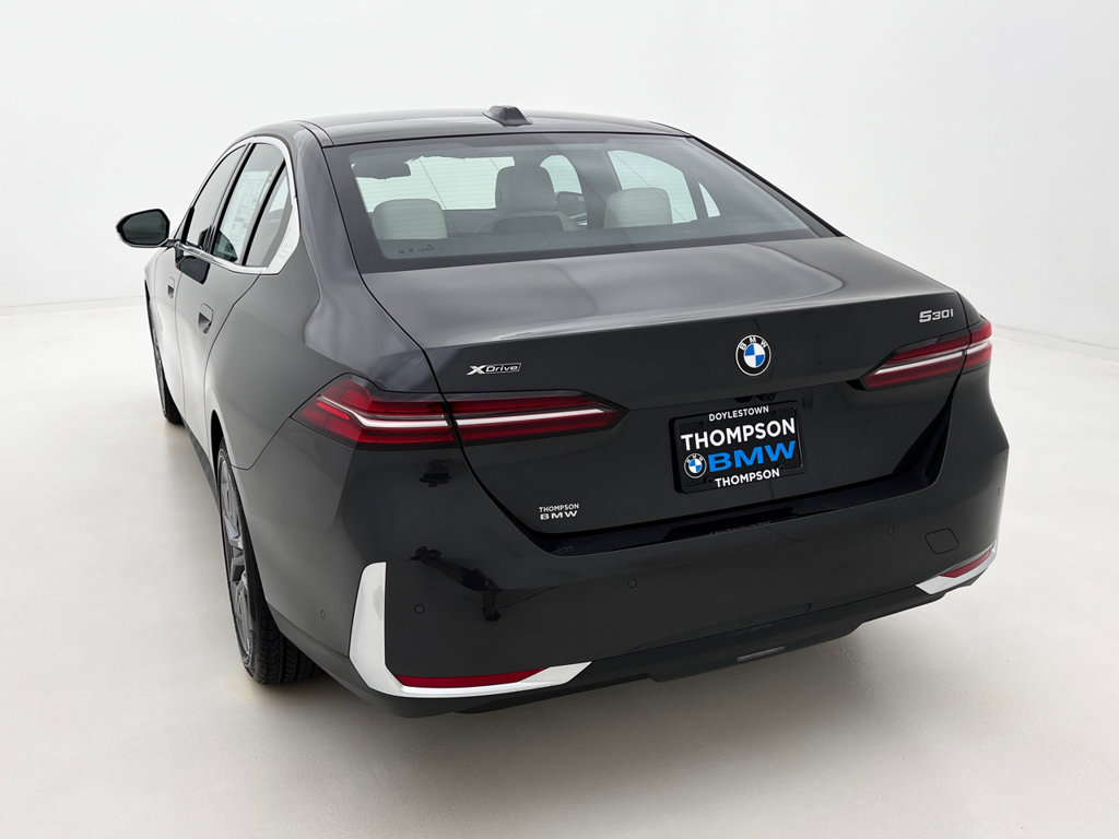 Used 2027 BMW 530i xDrive w/ Premium Package AWD/4WD image 6