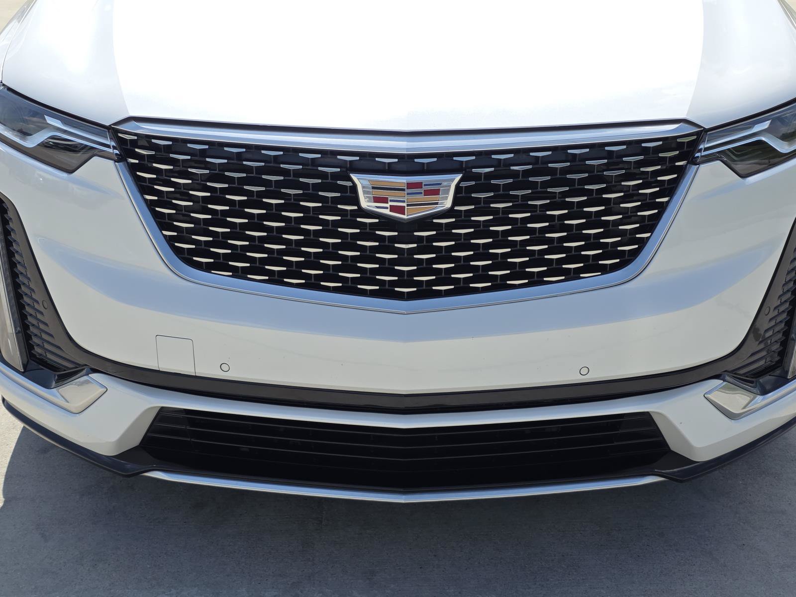 Certified 2023 Cadillac XT6 Premium Luxury w/ LPO, Floor Liner Package FWD image 8