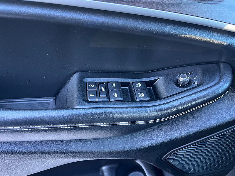 Used 2023 Jeep Grand Cherokee Limited w/ Luxury Tech Group II image 31