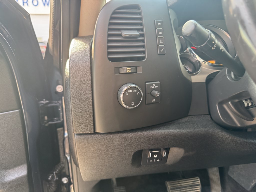 Used 2011 Chevrolet Silverado 3500 LT w/ Interior Plus Package AWD/4WD image 21