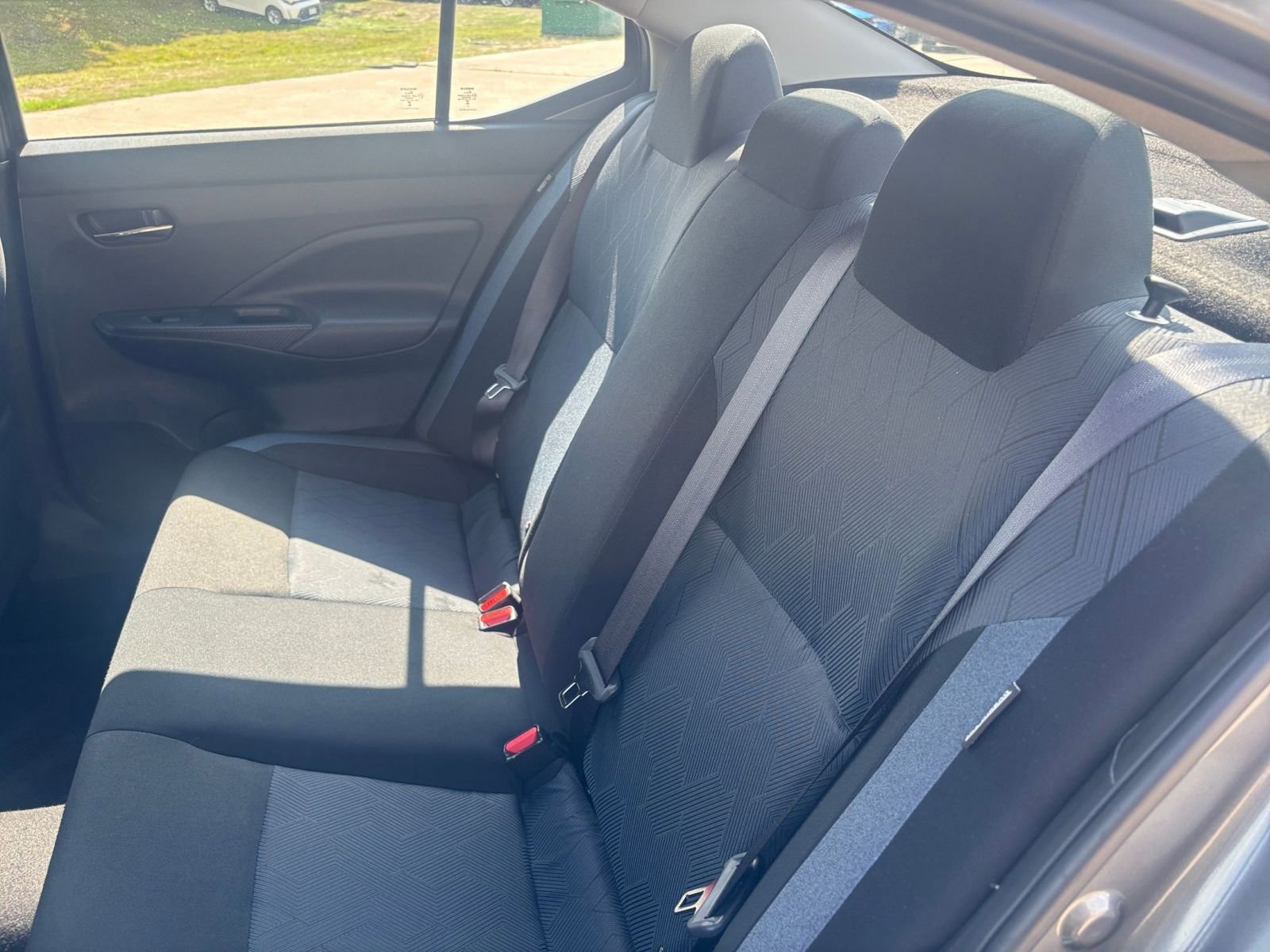 Used 2025 Nissan Versa SV image 37