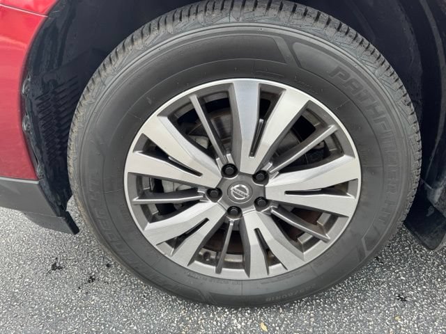 Used 2019 Nissan Pathfinder SV FWD image 7