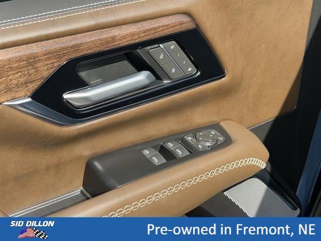 Certified 2025 GMC Yukon Denali Ultimate w/ LPO, Floor Liner Package AWD/4WD image 16