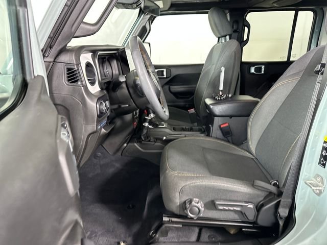 Used 2024 Jeep Wrangler Unlimited image 11
