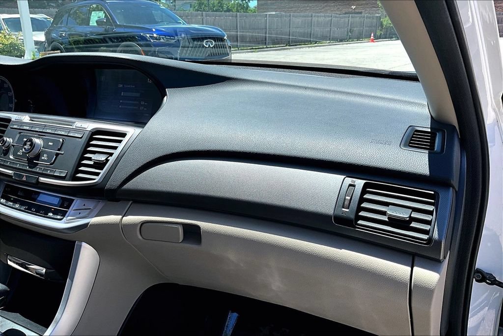 Used 2013 Honda Accord LX image 26