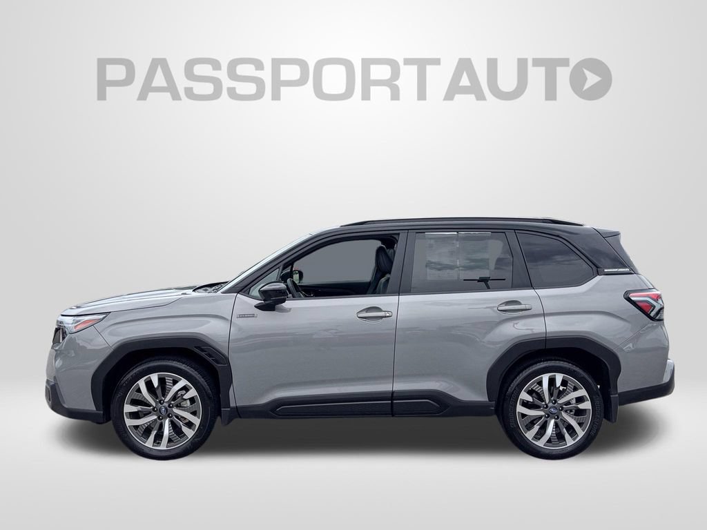 Used 2025 Subaru Forester Touring AWD/4WD image 2
